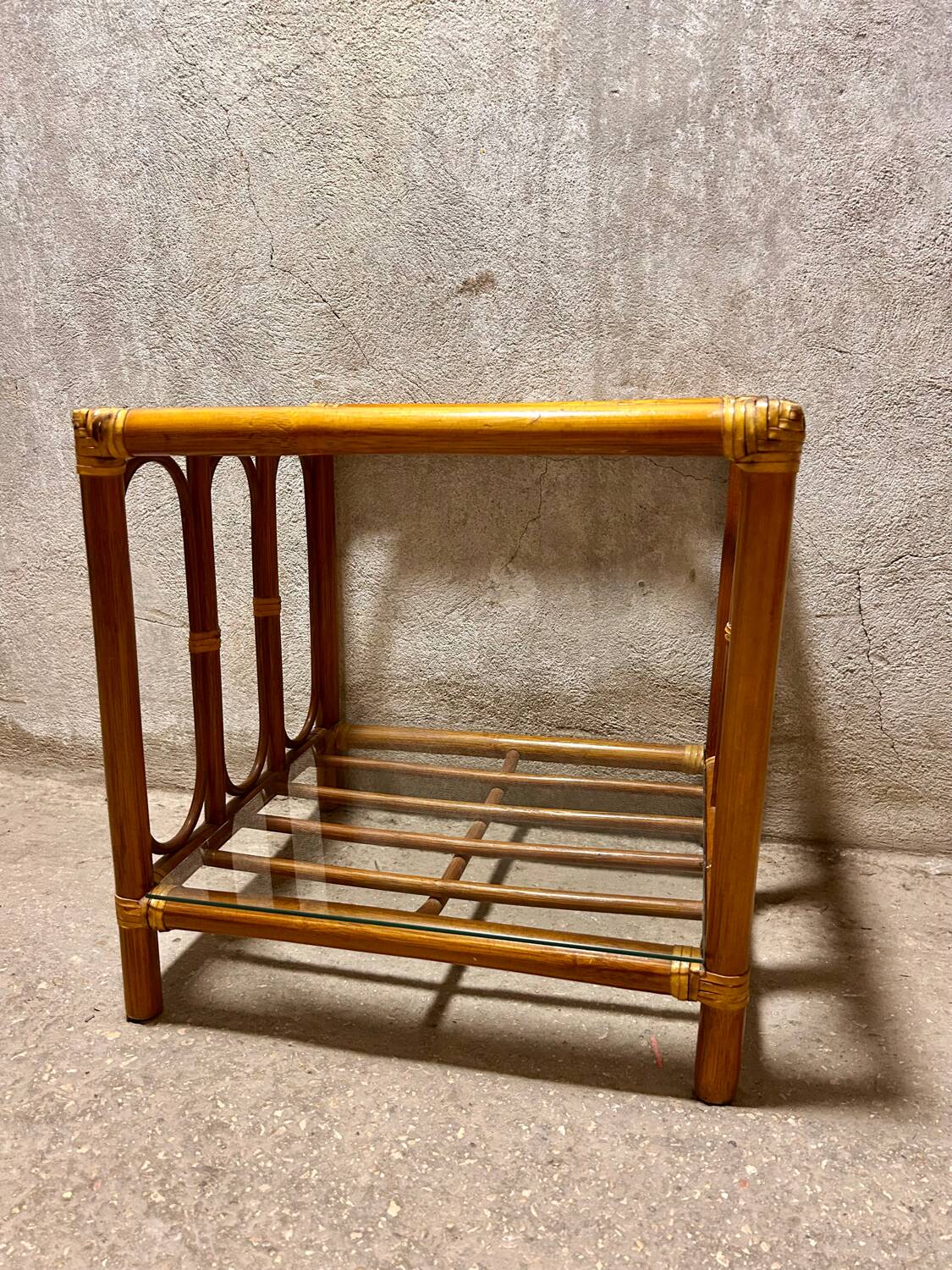Table basse en rotin vintage