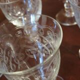 Suite de 8 verres gravés à apéritif