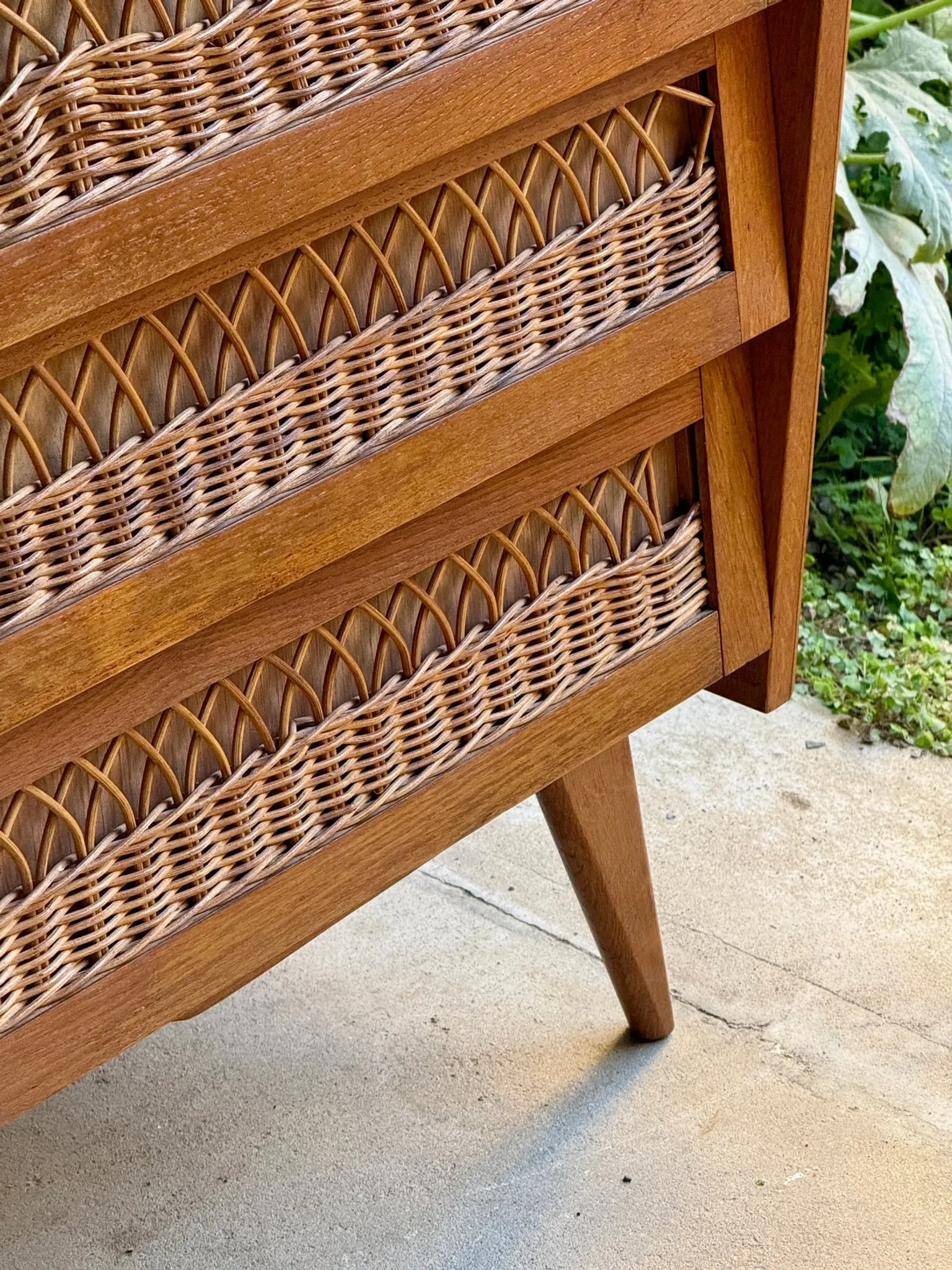 Scandinavian chest of drawers in oak and rattan from the 50s/60s.