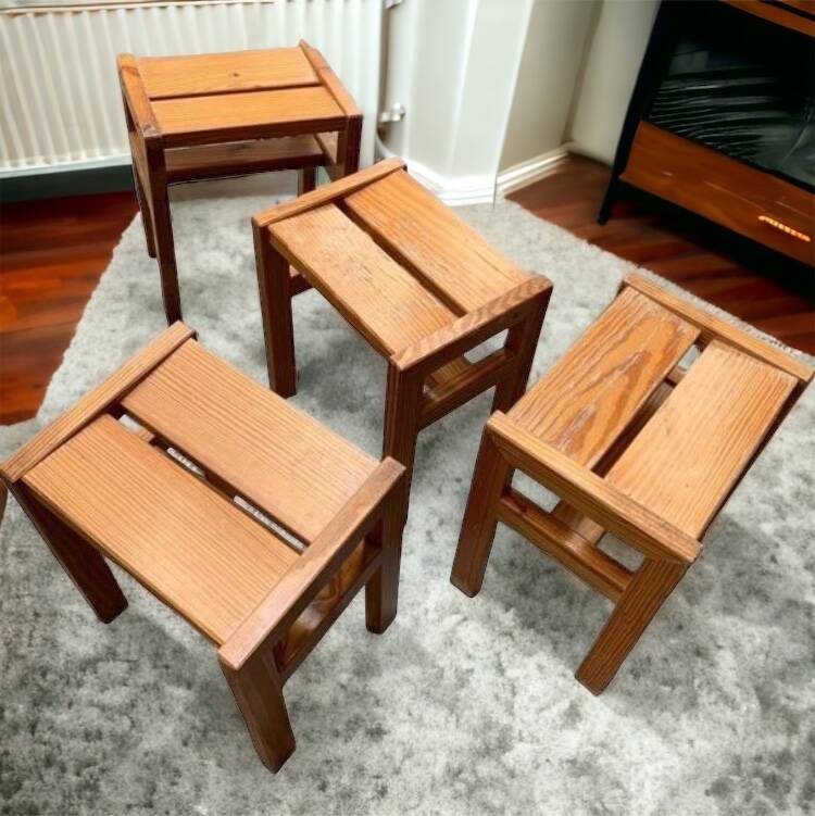 Série de 4 tabourets André Sornay