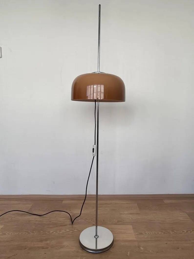 Design mid century Harvey Guzzini Meblo Floor Lamp, Italy 1970s