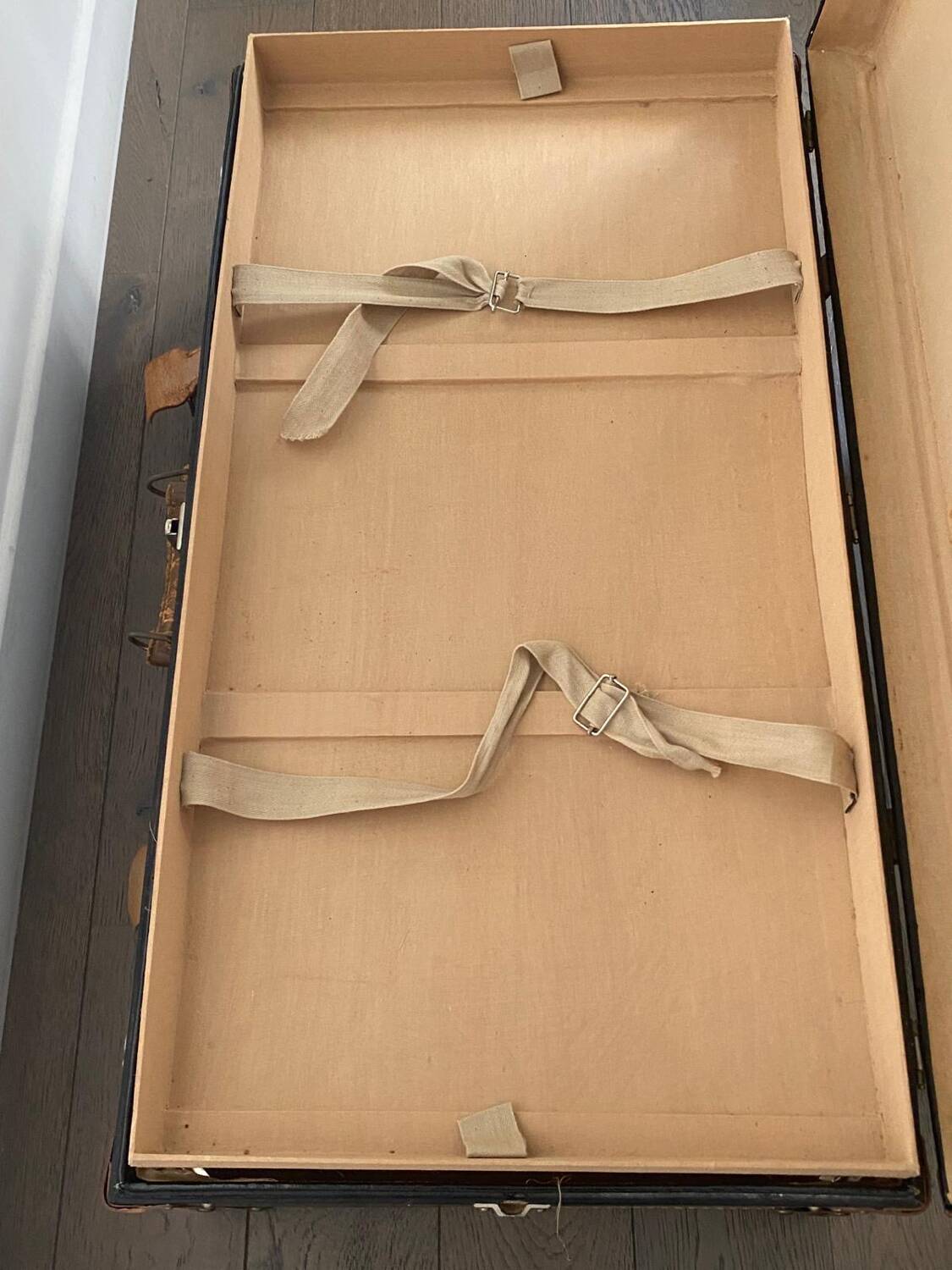 Malle Cabin Mid-Century Fibre Vulcanised / Beige Leather / Metal