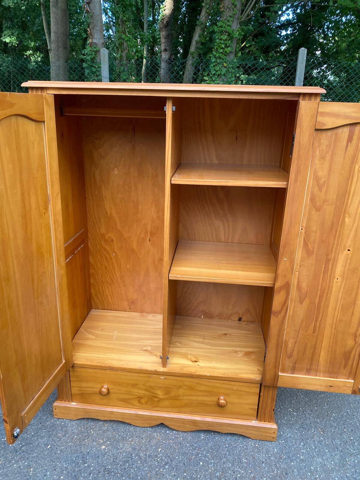 Solid wood chest of drawers from the 1980s.