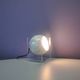 Lampe de table en cube avec sphère en métal