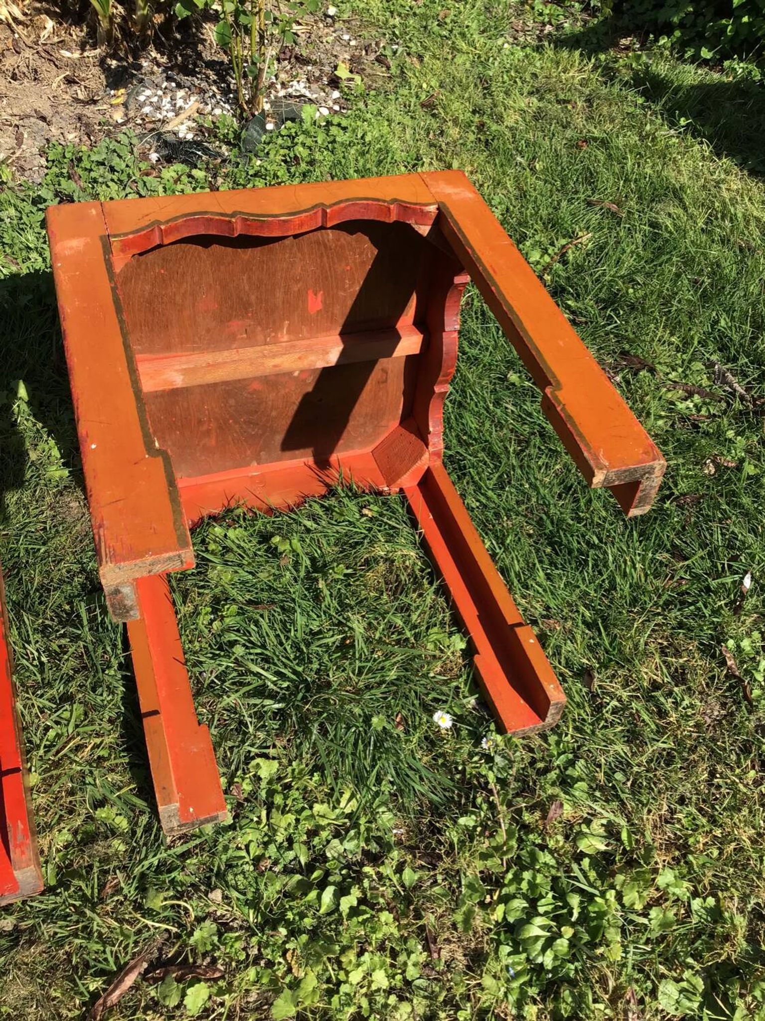 Pair of tables