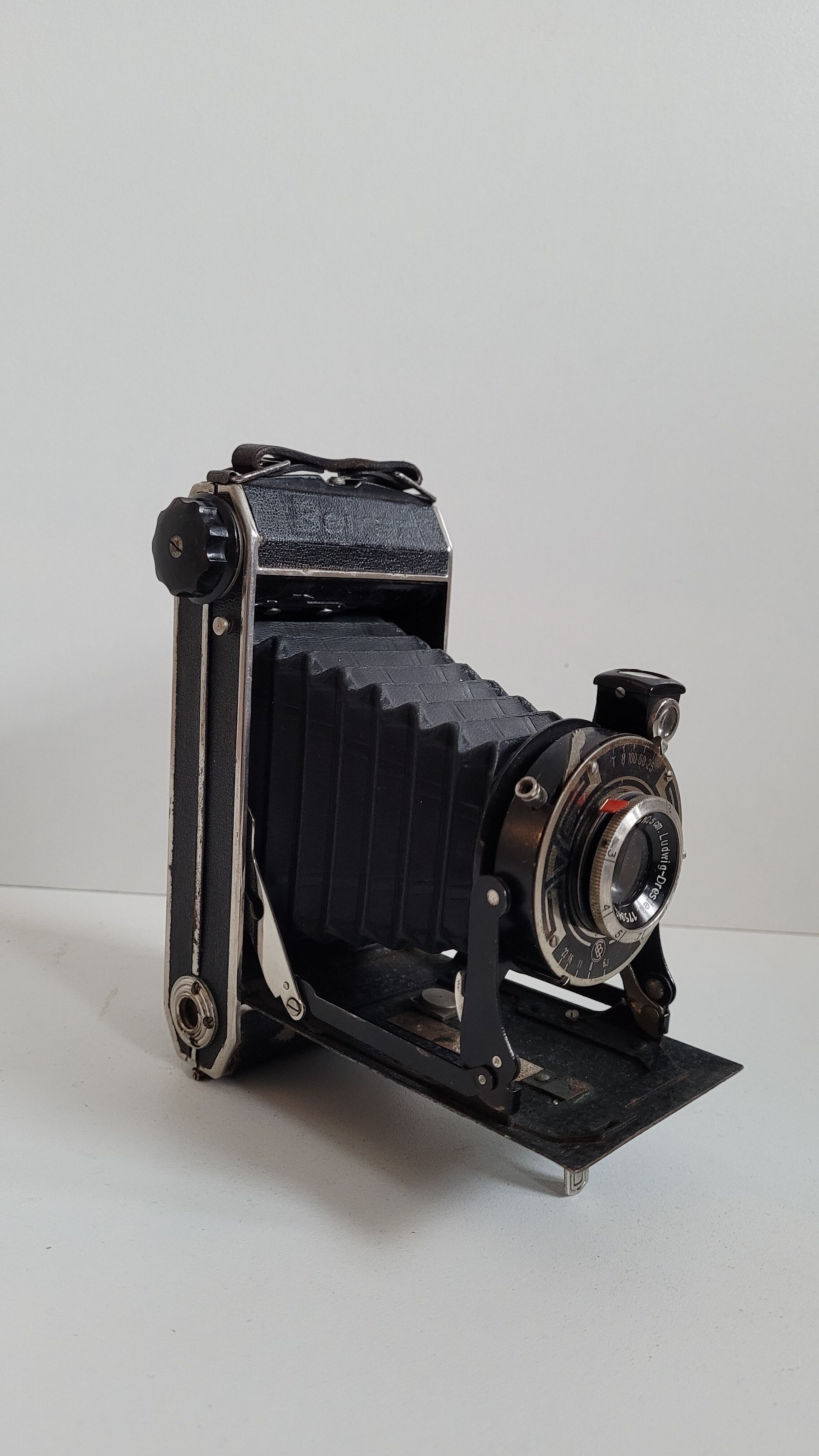 Victar bellows camera
