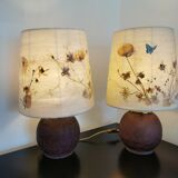 Lampe à poser en verre et abat jour en fleurs séchées