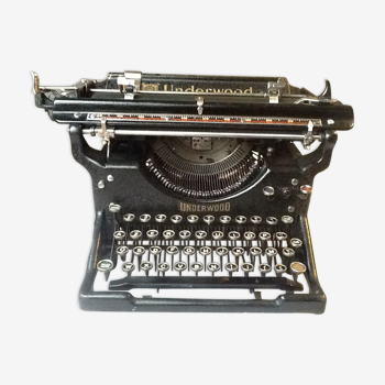 Machine à écrire ancienne Underwood n°3.12 in