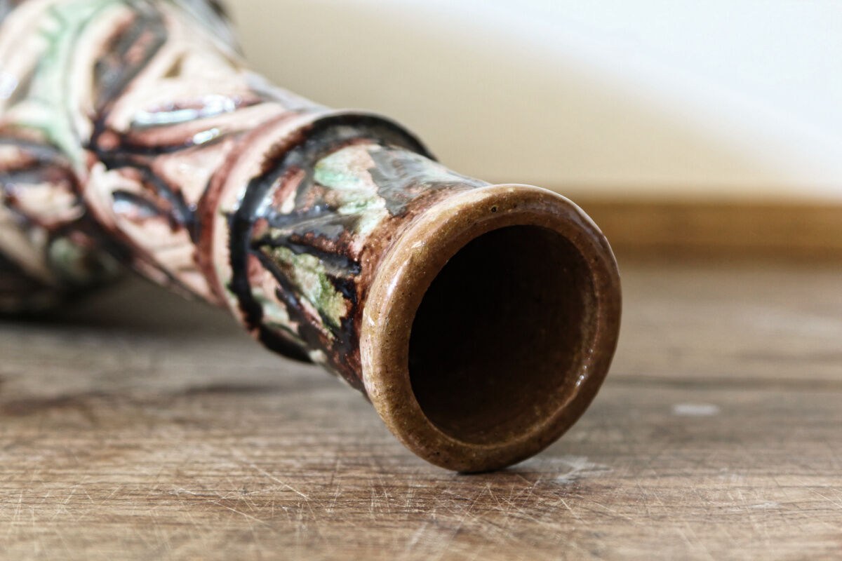 Gourd vase in high relief