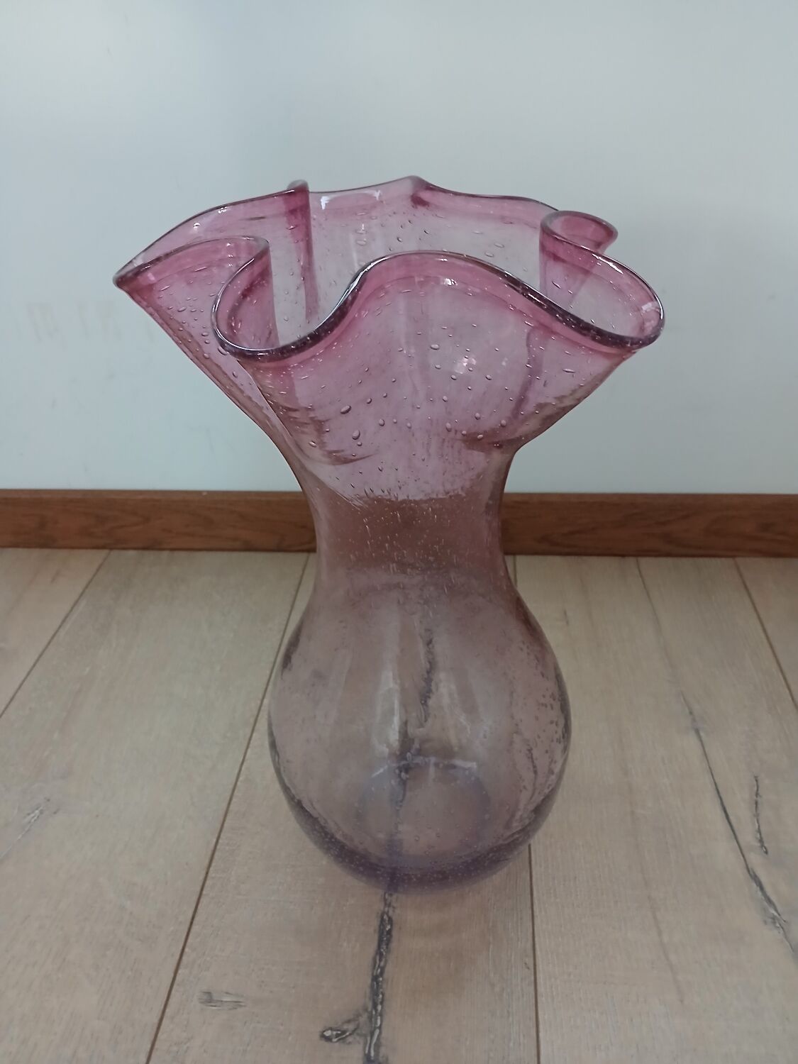 Pink bubble glass corolla vase