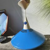 Suspension en métal brillant bleu