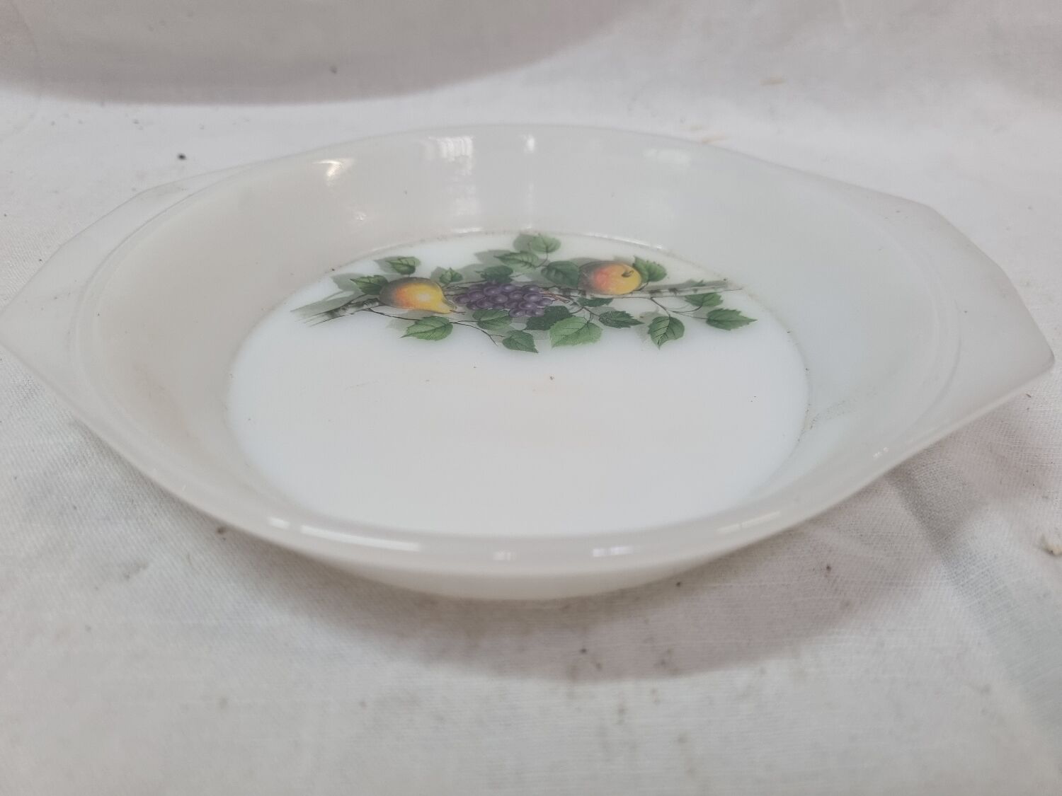 Plat à œuf arcopal de 1970