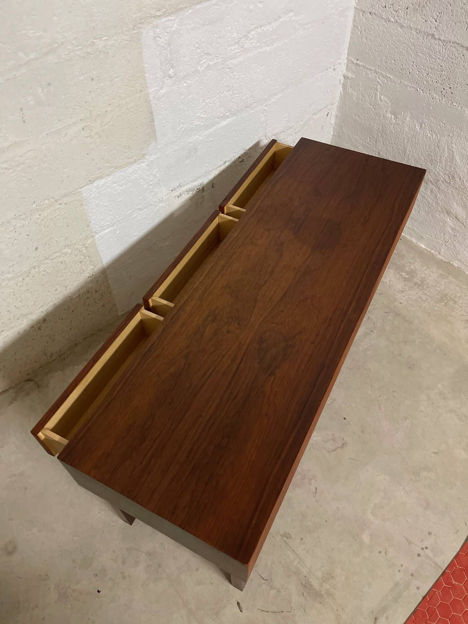 Commode / Scandinavian entrance furniture Swedish Ateljé Glas & Trä – GT 6890 –