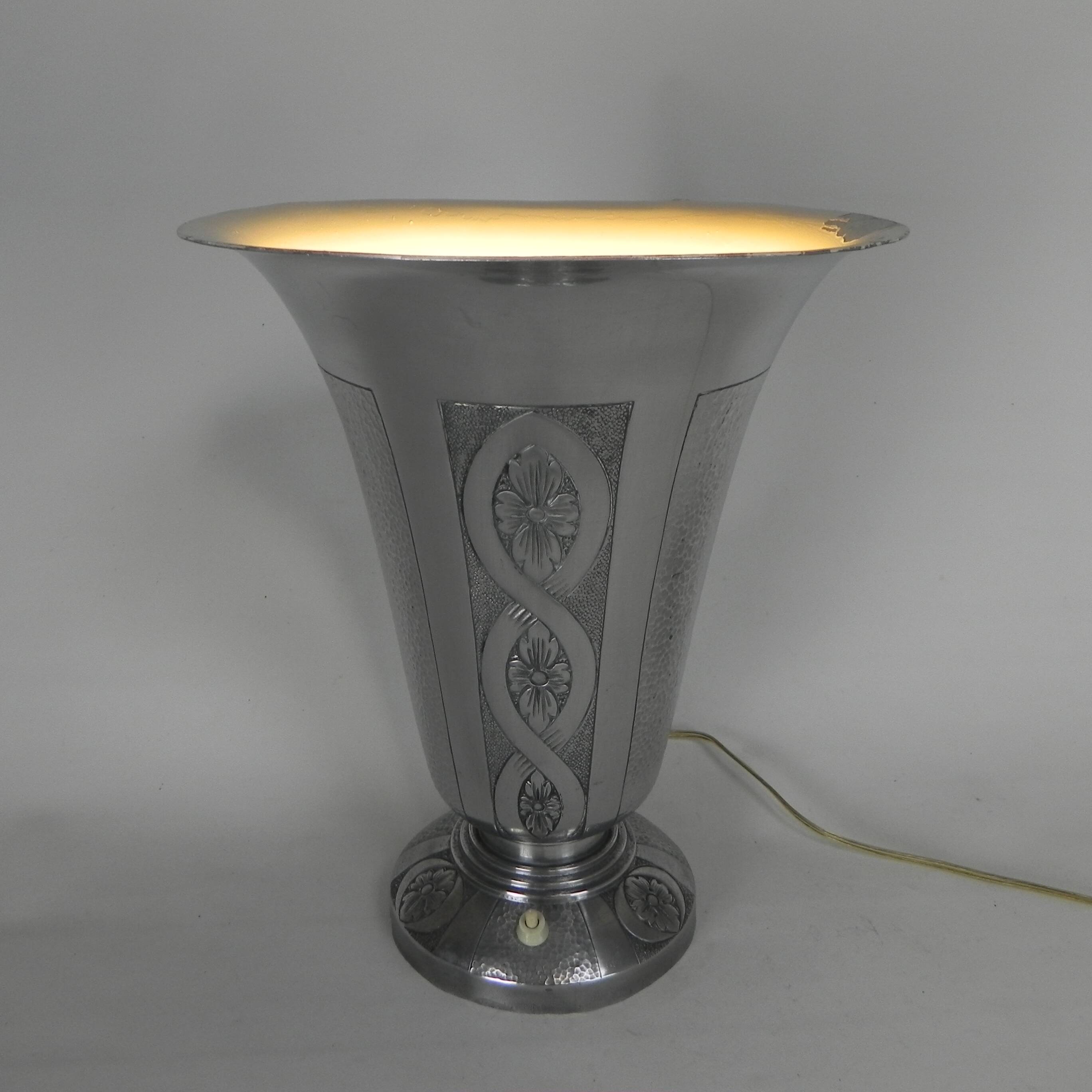 Lampe de table Art déco en aluminium, années 1930