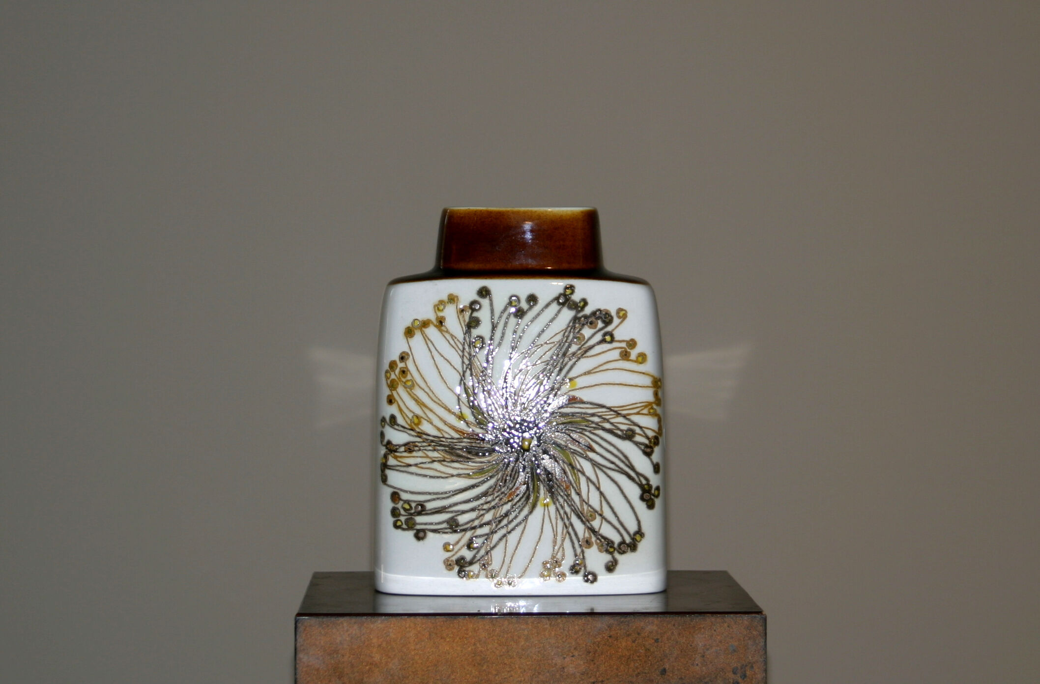 Fajance ceramic vase