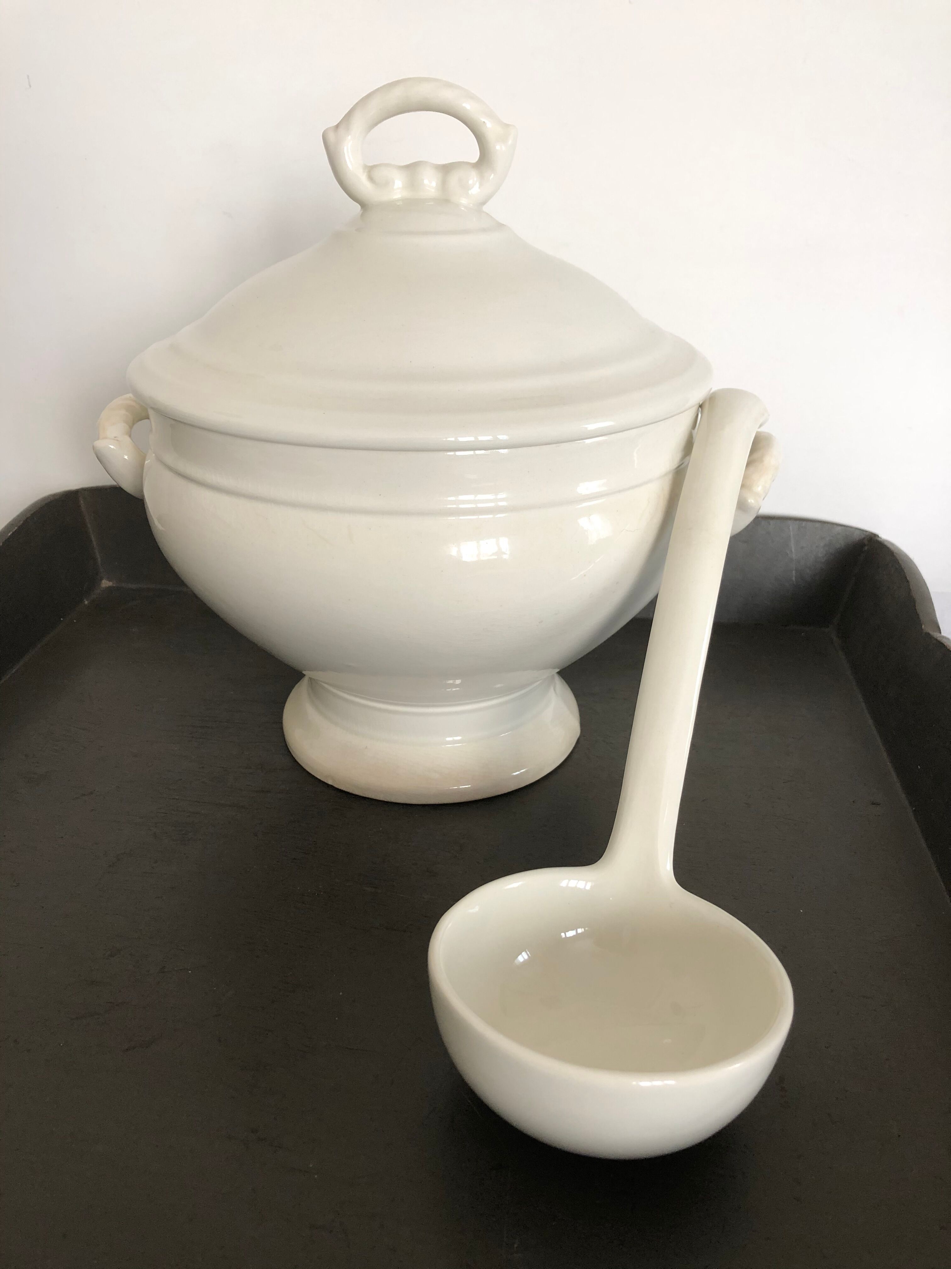 White and shady porcelain soup kitchen