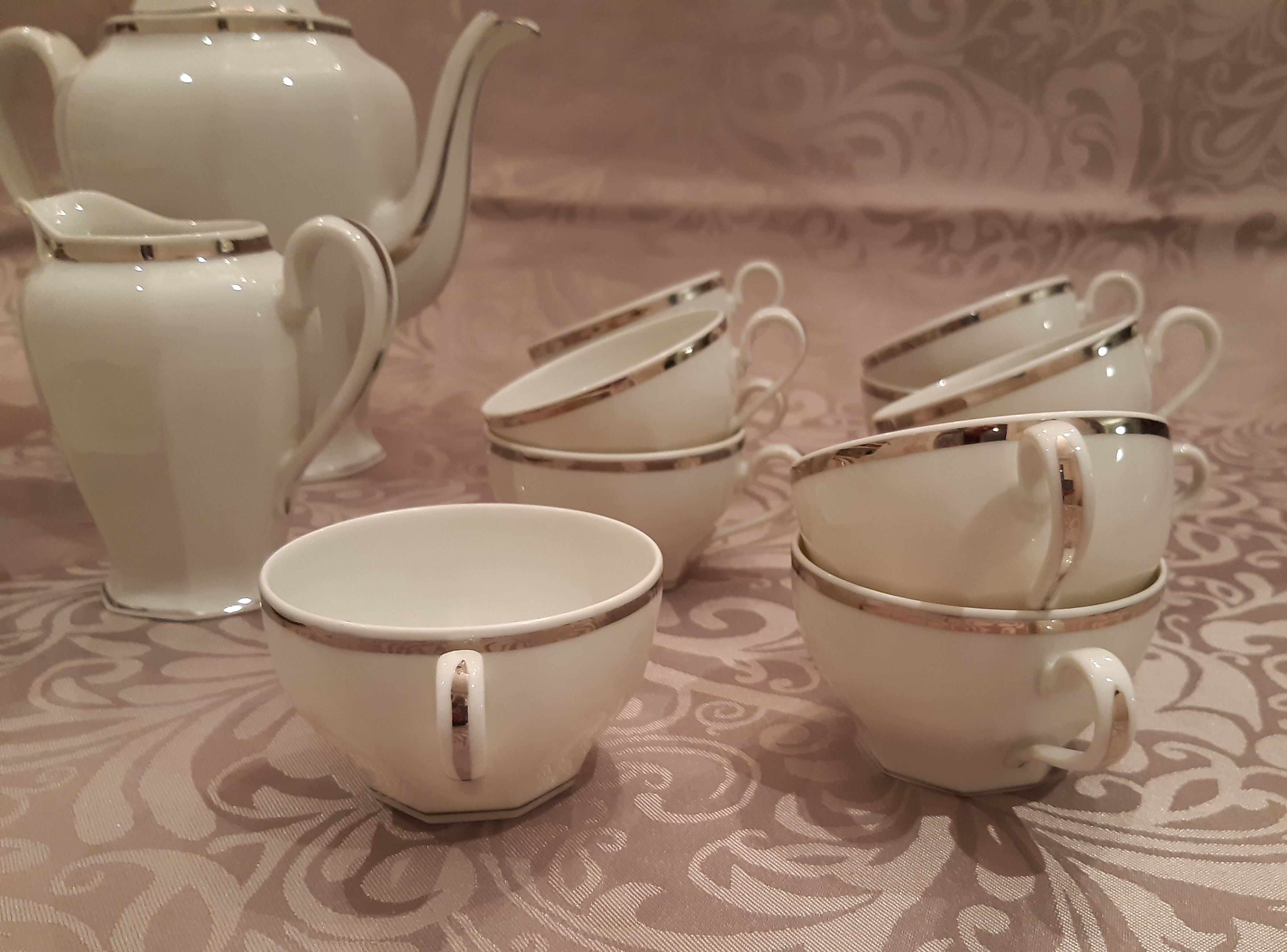Complete art deco service in Limoges porcelain 12 cups