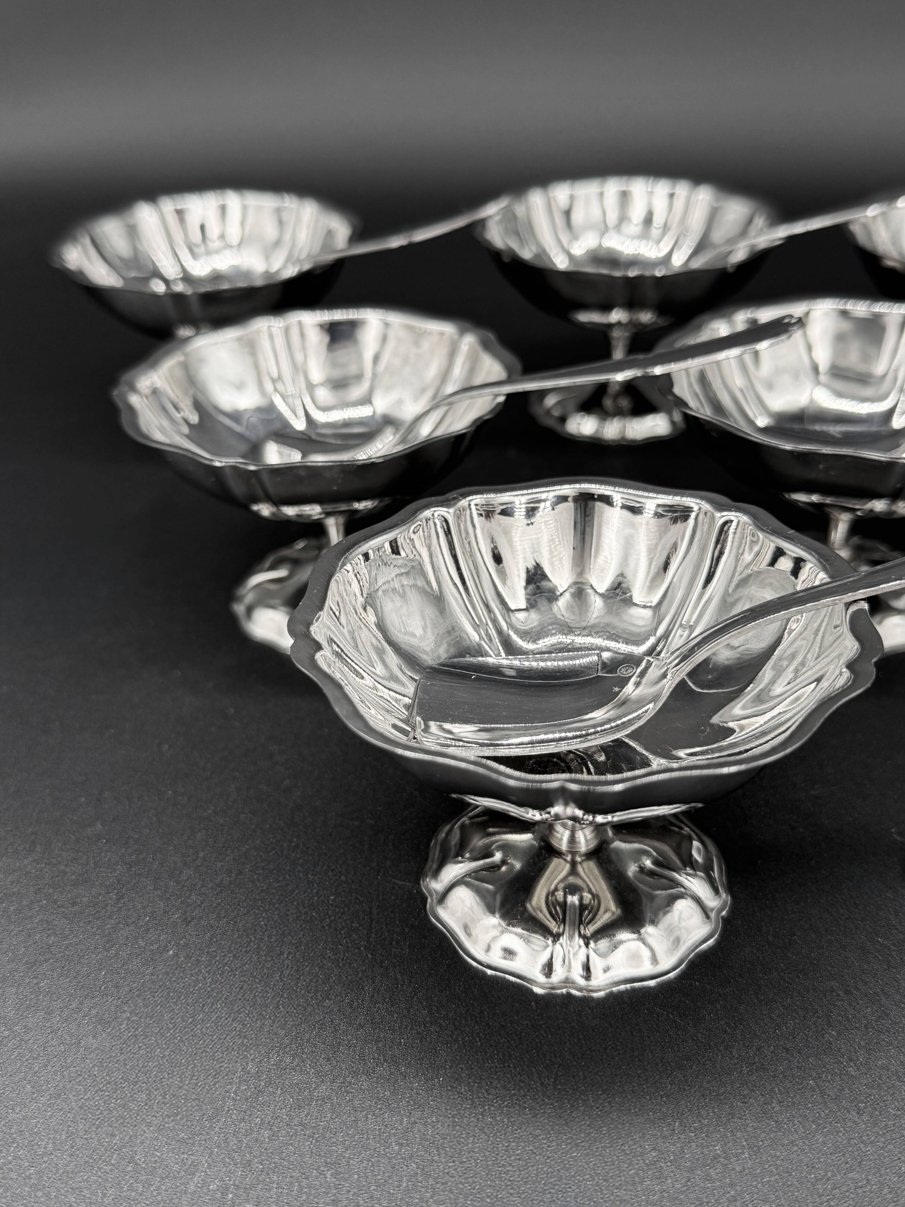 Set of 6 vintage stainless steel bowls with spoons