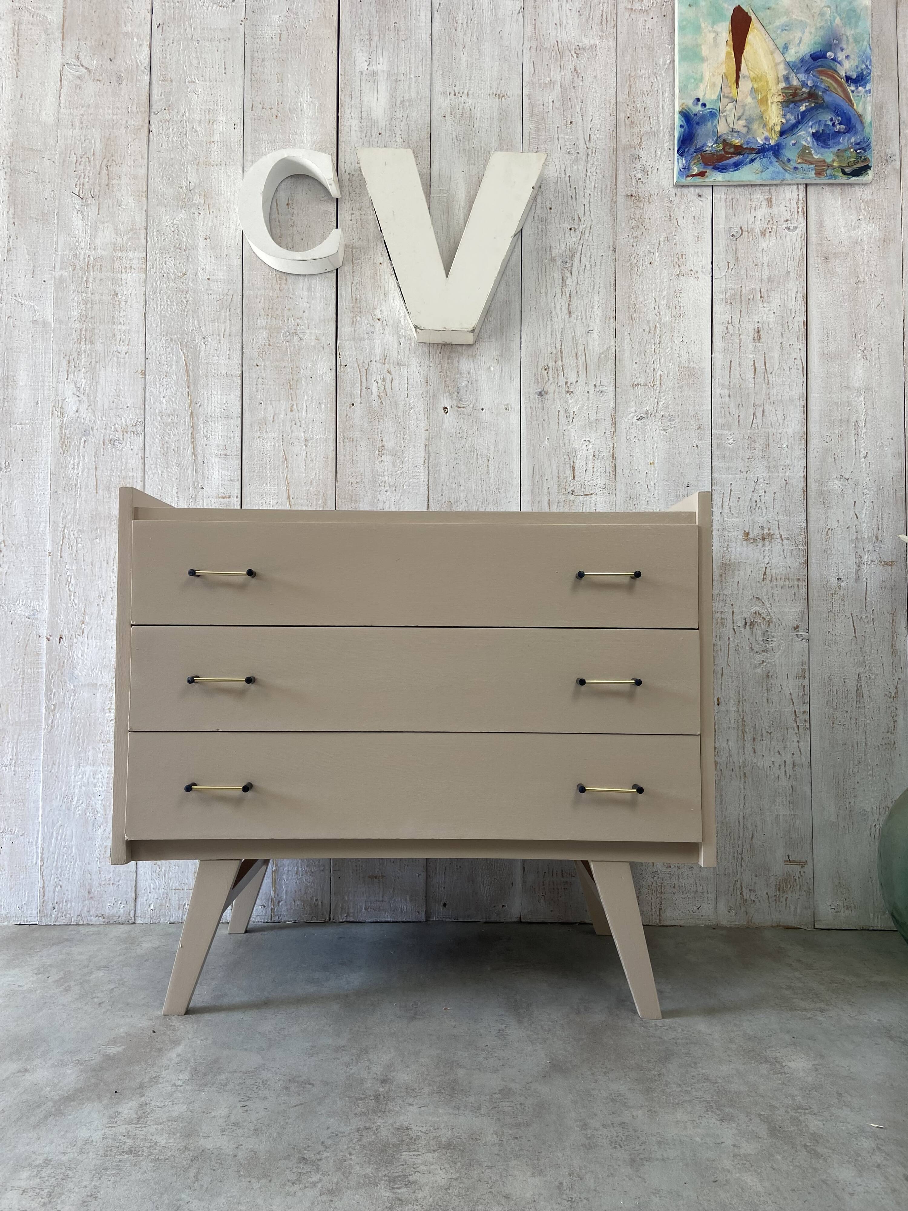 Vintage chest of drawers