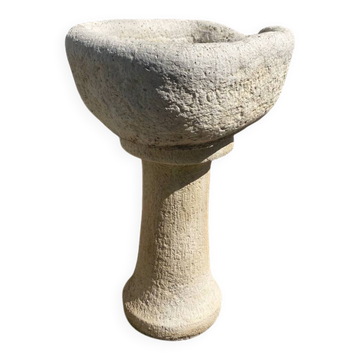 Stone eye on pedestal 1940