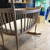 Crib in pearl wood crib