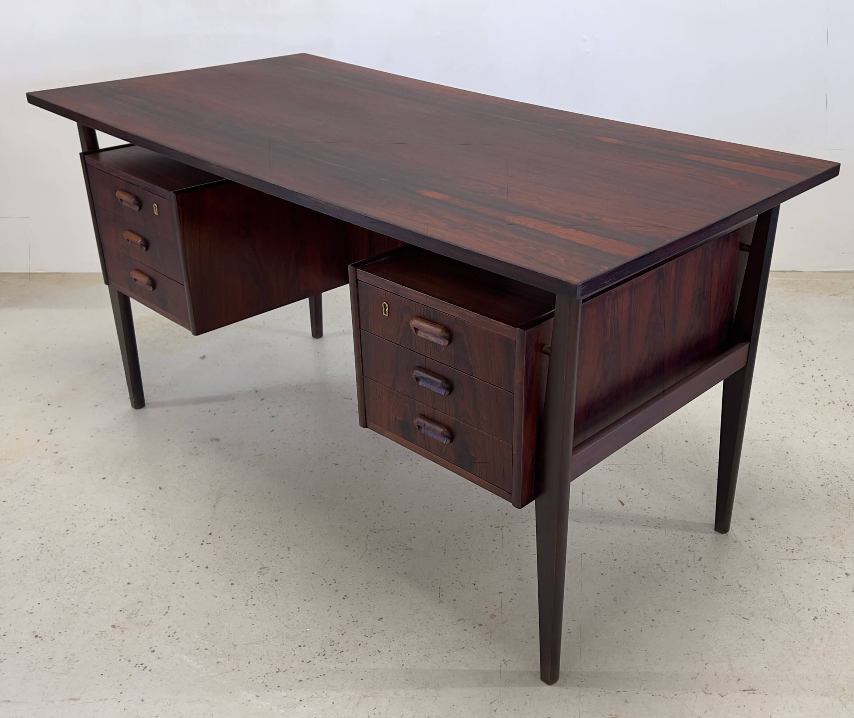 Bureau en palissandre par Gunnar Nielsen pour Tibergaard, années 1960.