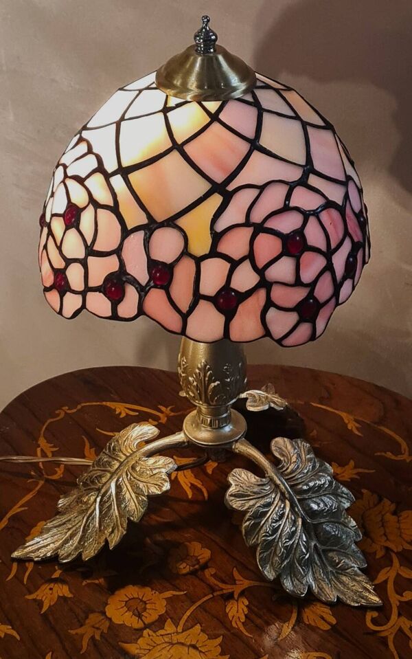 lampe bronze ancien pied feuille  et pate de verre vitrail  art nouveau