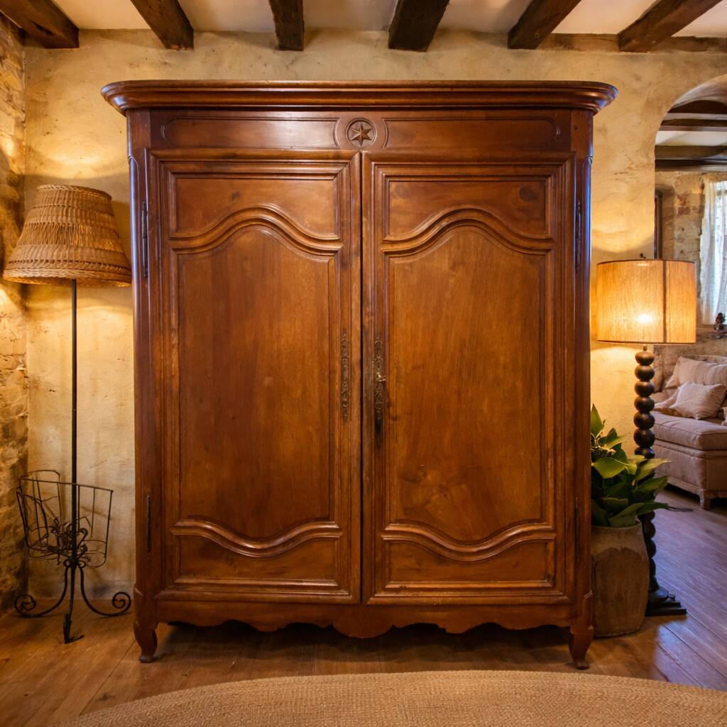 Solid wood wardrobe, country style