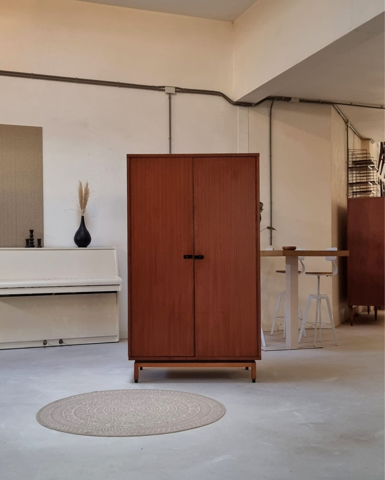 Armoire du milieu du siècle
