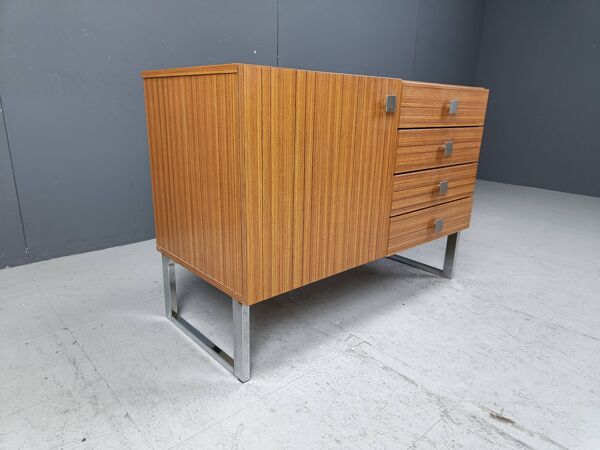 Meuble de rangement vintage par Meurop, années 60