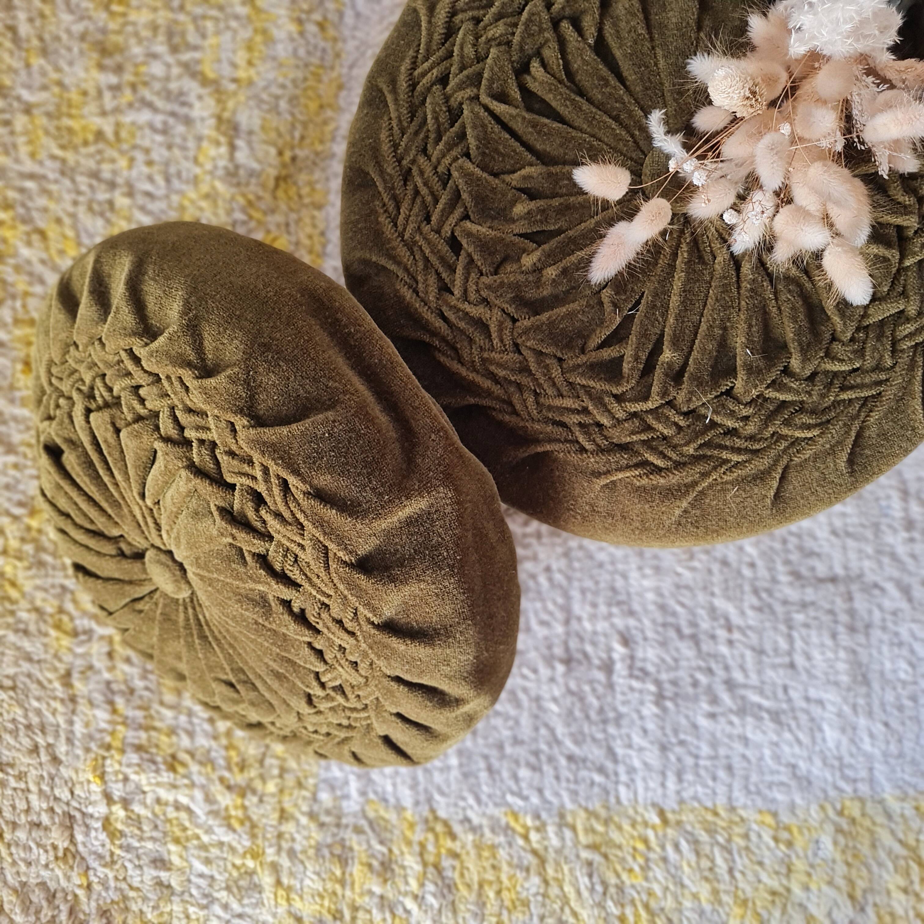 Duo pouf et coussin assorti velours vert olive
