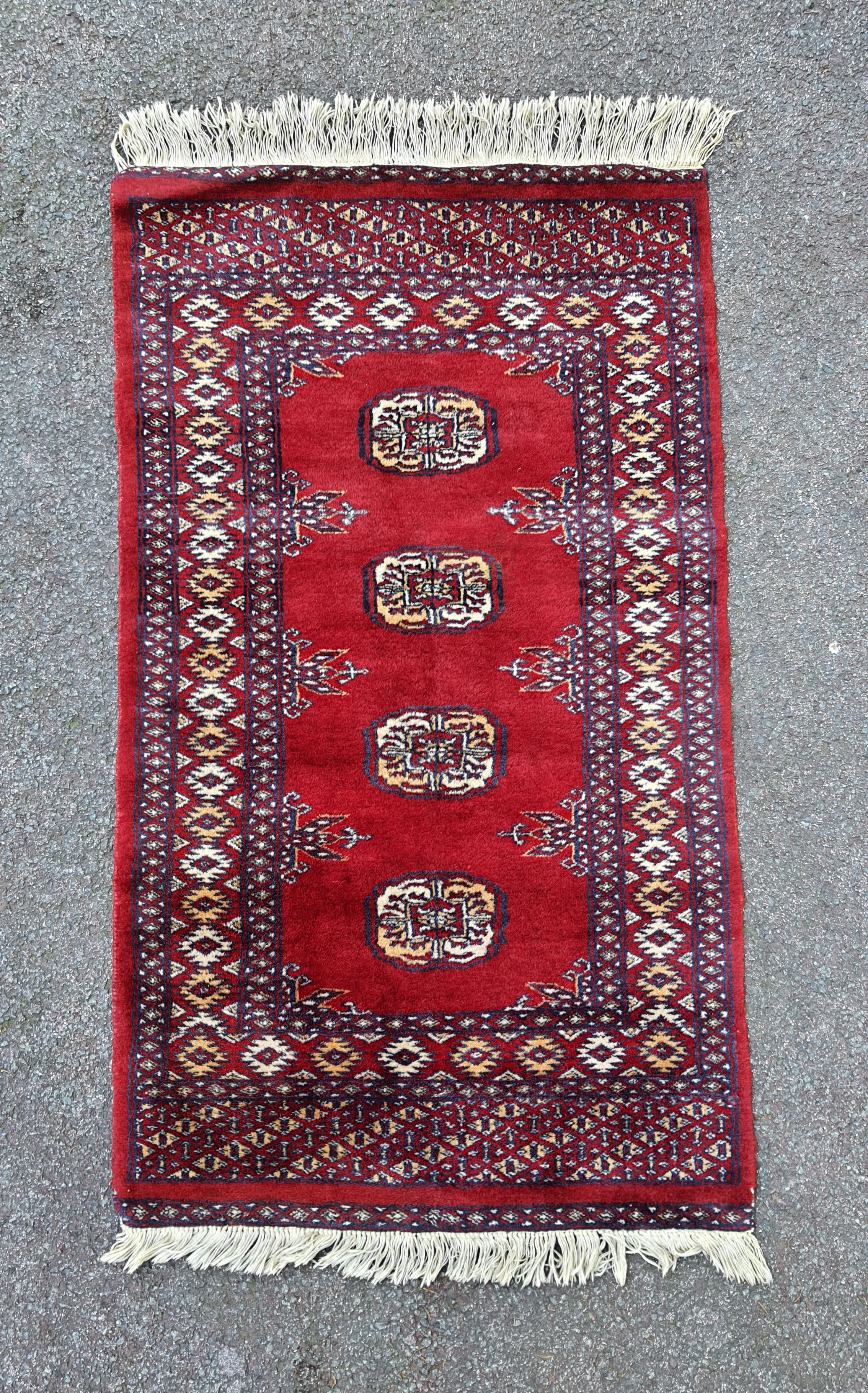 Handmade wool carpet Bukhara Pakistan 118x 61 cm