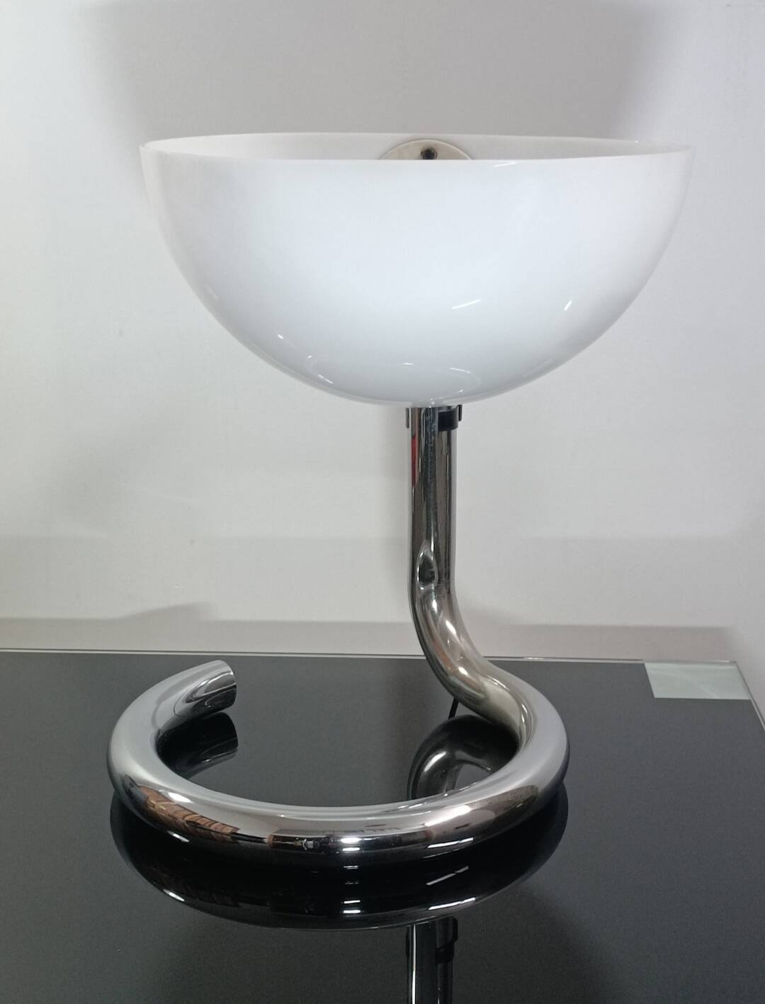 Importante lampe design par Metalarte 1970s
