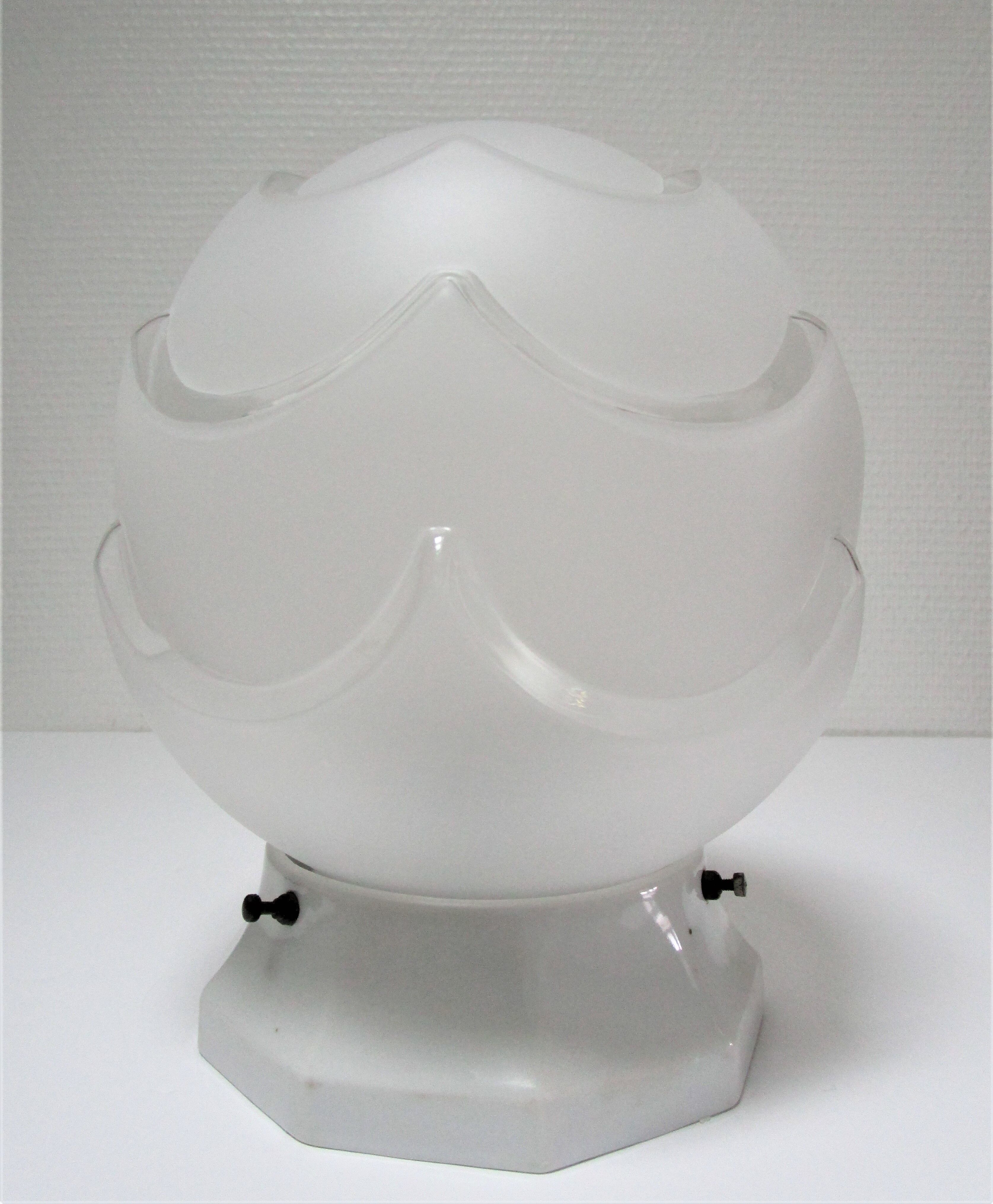 Porcelain ball lamp and art deco style glass