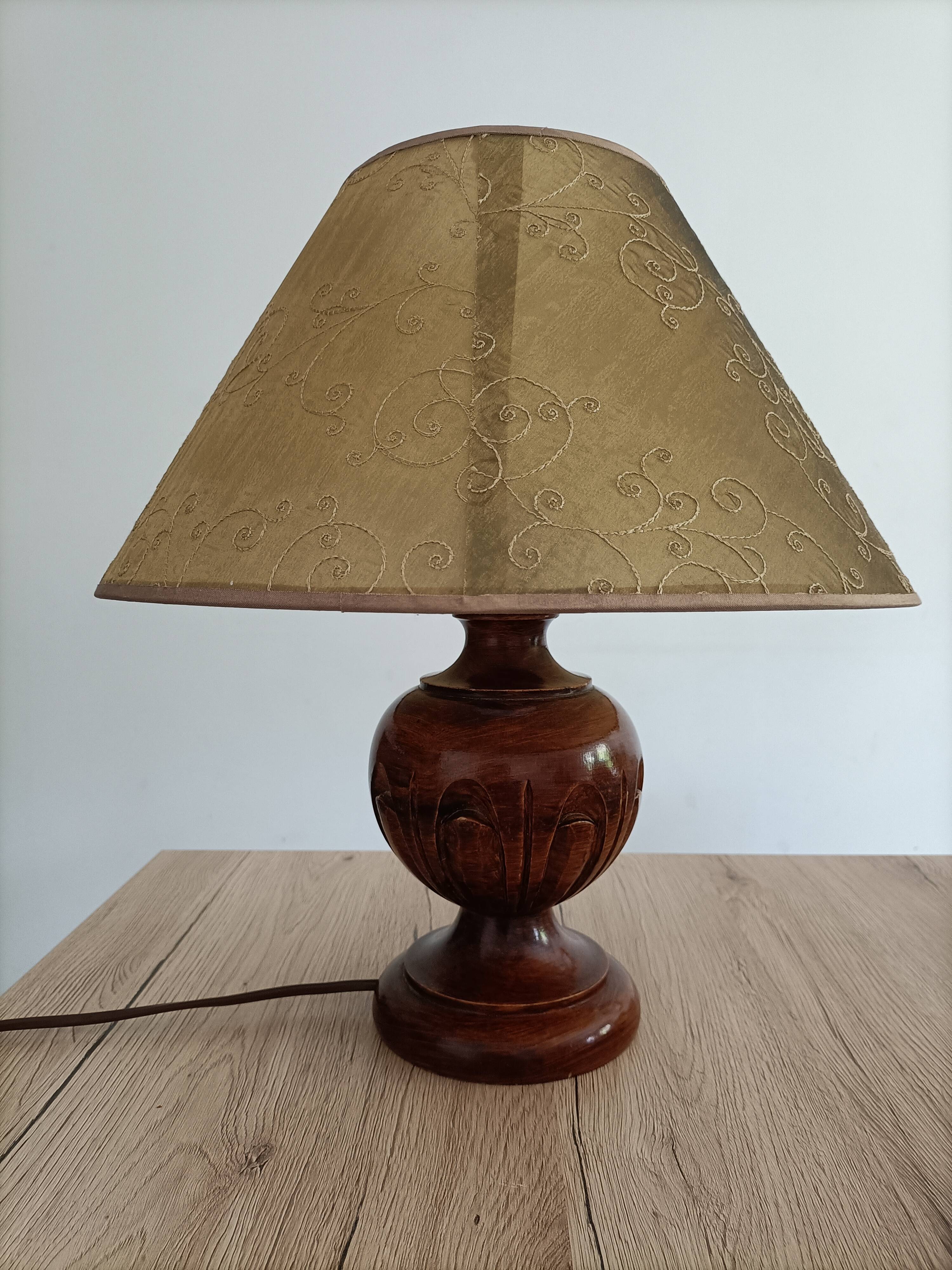 Vintage table lamp in turned wood and fabric lampshade