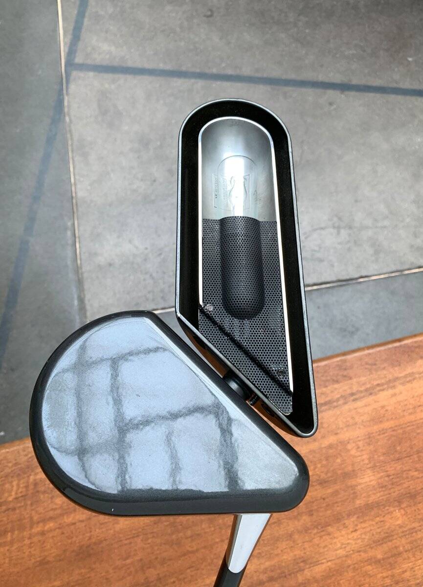 Postmodern Ring A400 table lamps by Bruno Gecchelin for Arteluce, Italy, 1970s, set of 2