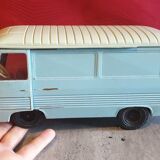 Peugeot J7 van