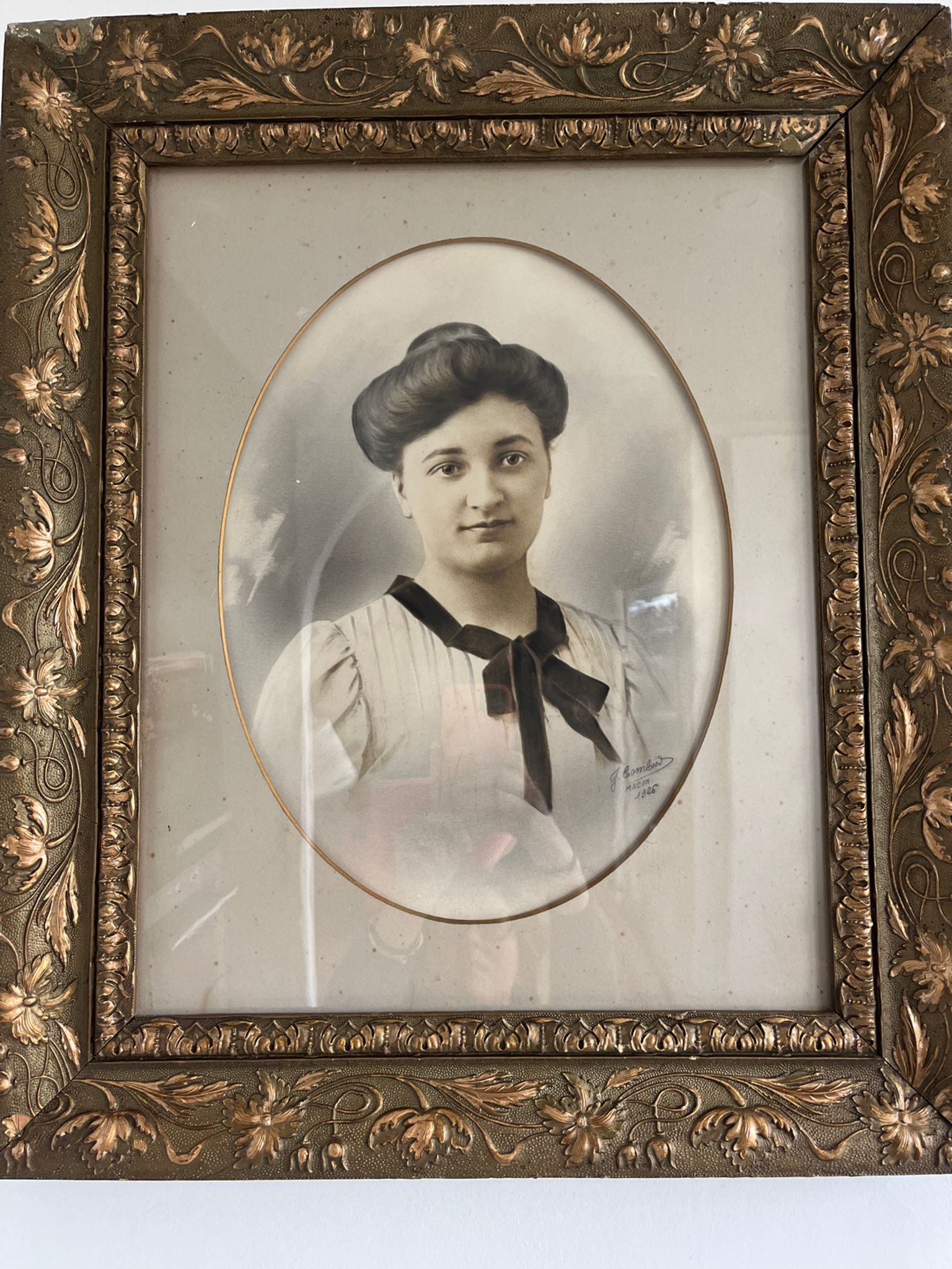 Portrait young woman photo 1926 in 1900 art nouveau frame