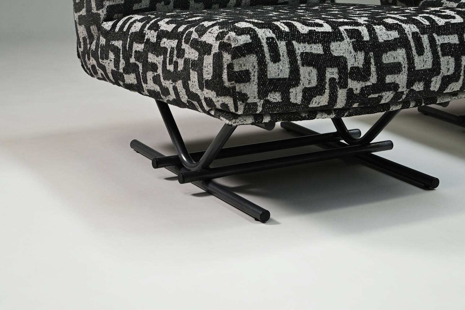 Set of 2 Jacquard postmodern lounge chairs, 1980s Italy.