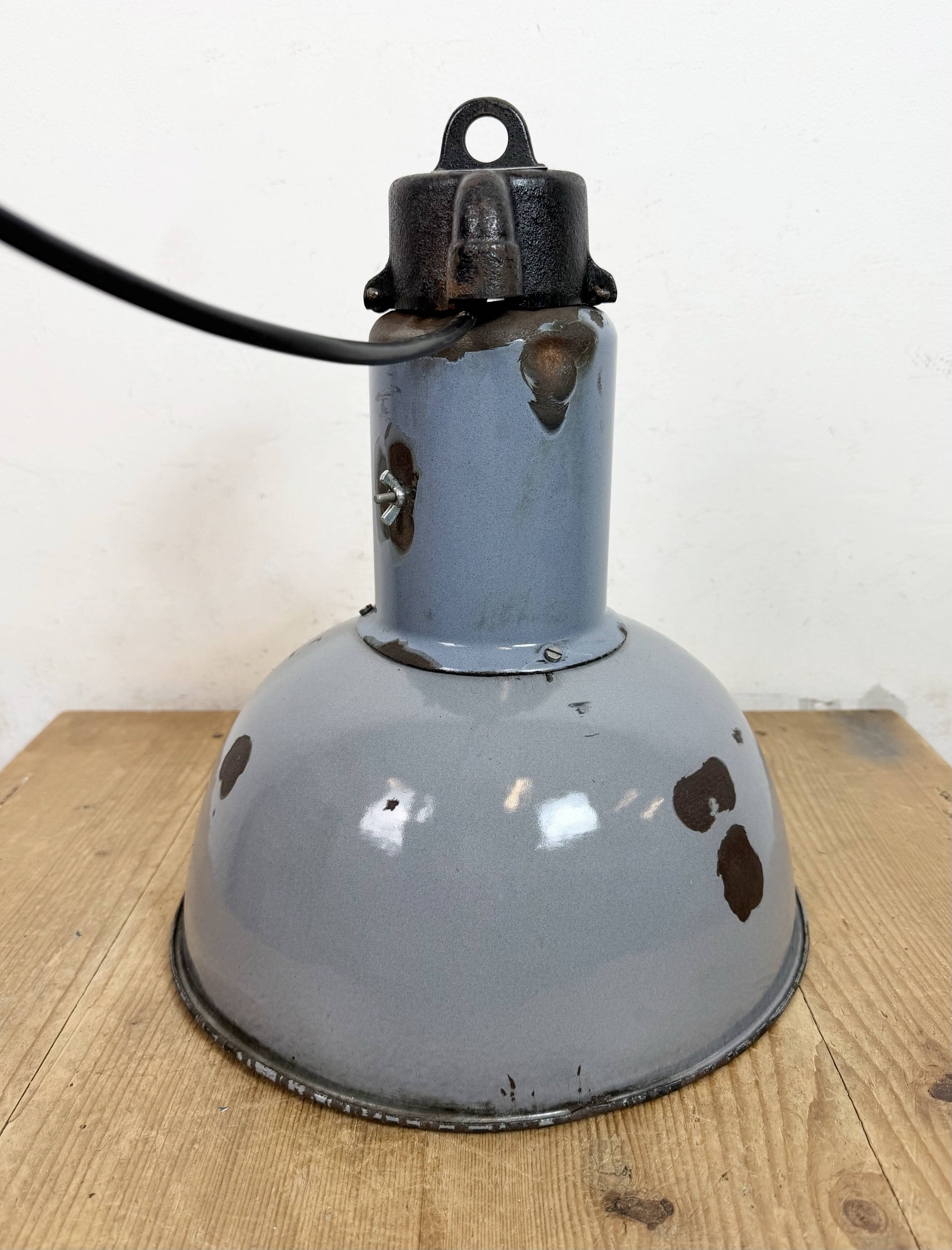 Industrial Grey Enamel Bauhaus Pendant Lamp, 1930s