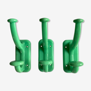 Trio of patères in sixties green bakelite