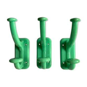 Trio of patères in sixties green bakelite