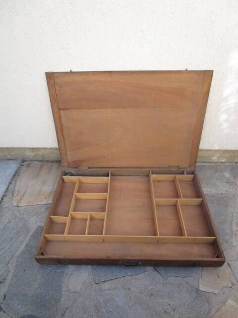 Large old wooden painter's case