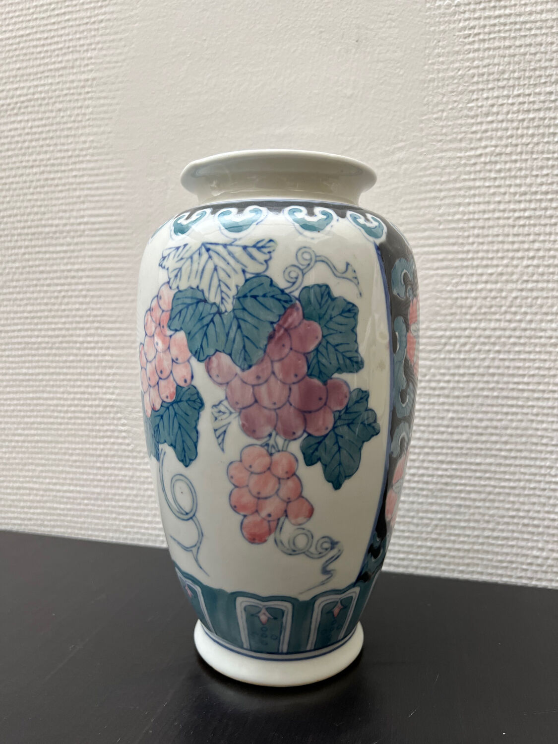 Vase en céramique vignes peintes à la main