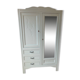 Armoire parisienne