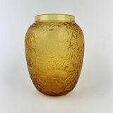 “Biches” crystal vase by Lalique – Amber