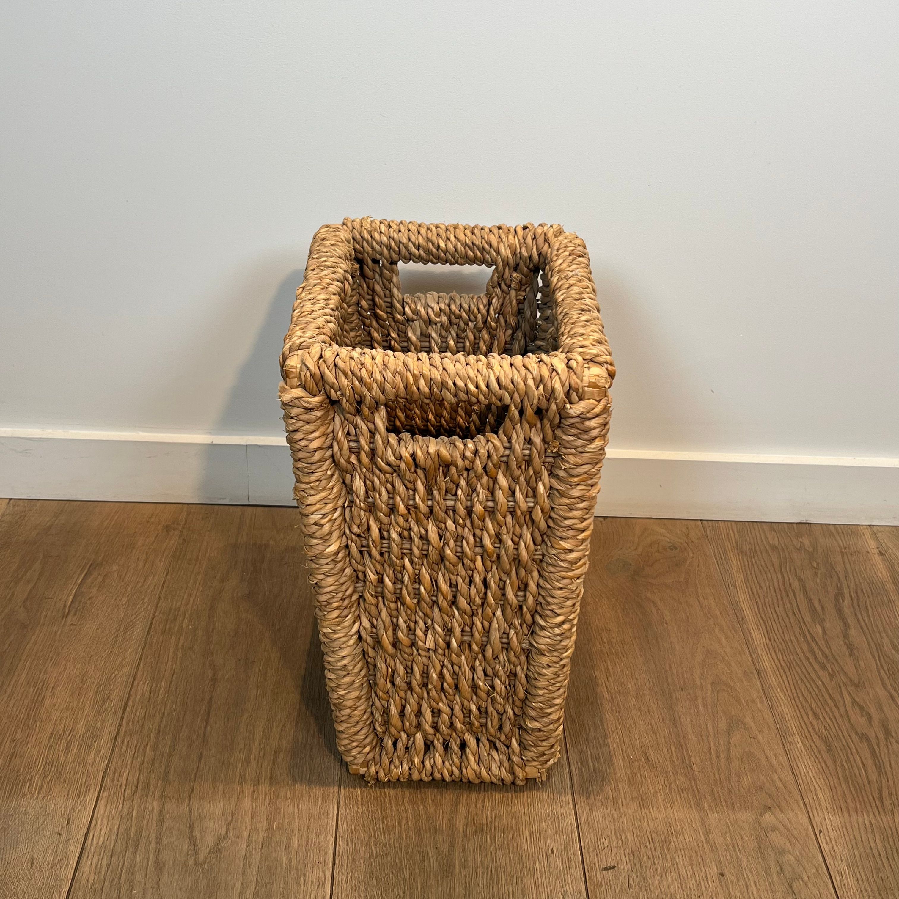 Rope wastepaper basket