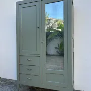 Armoire parisienne 