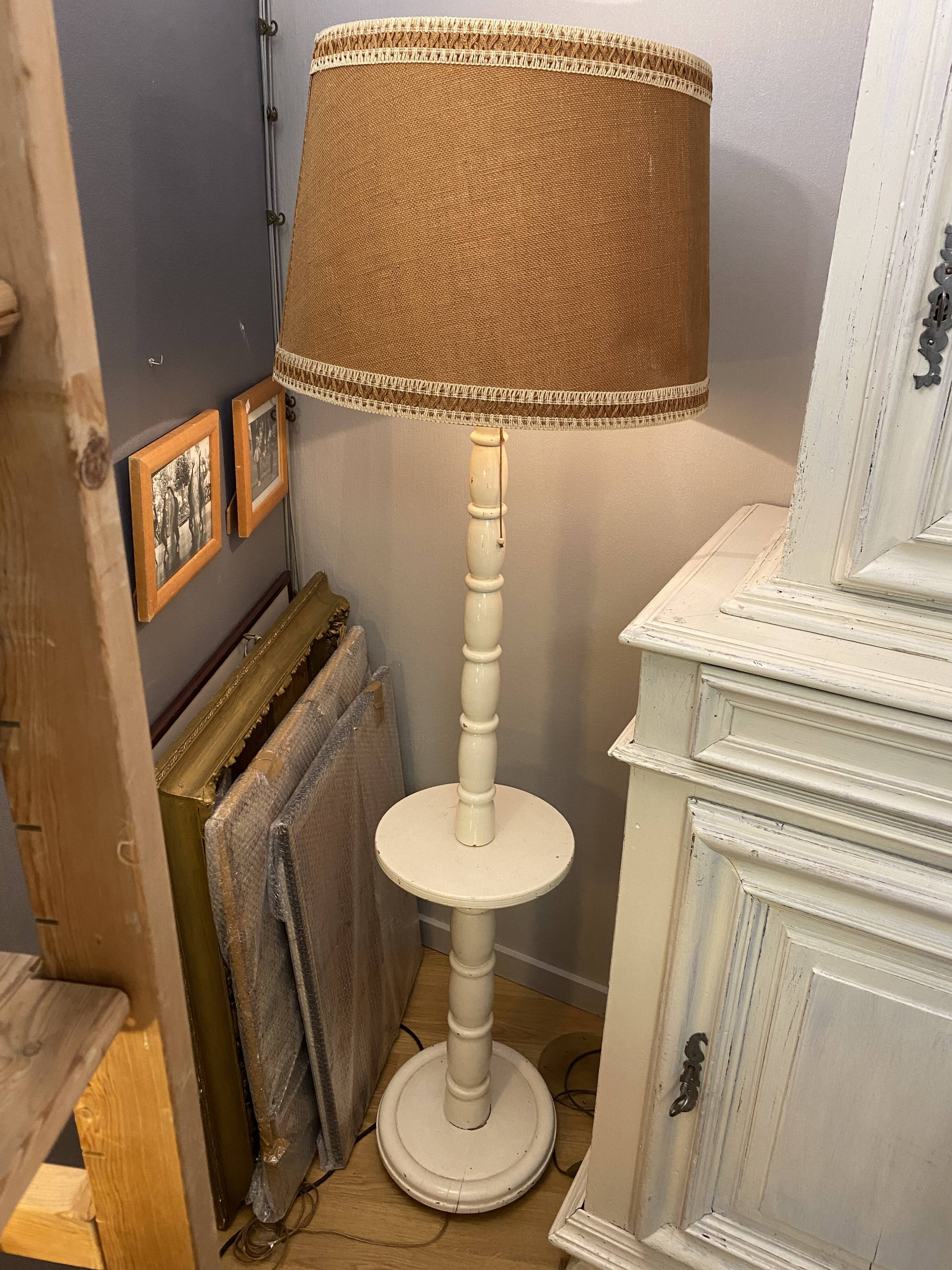 Lamppost with tablet