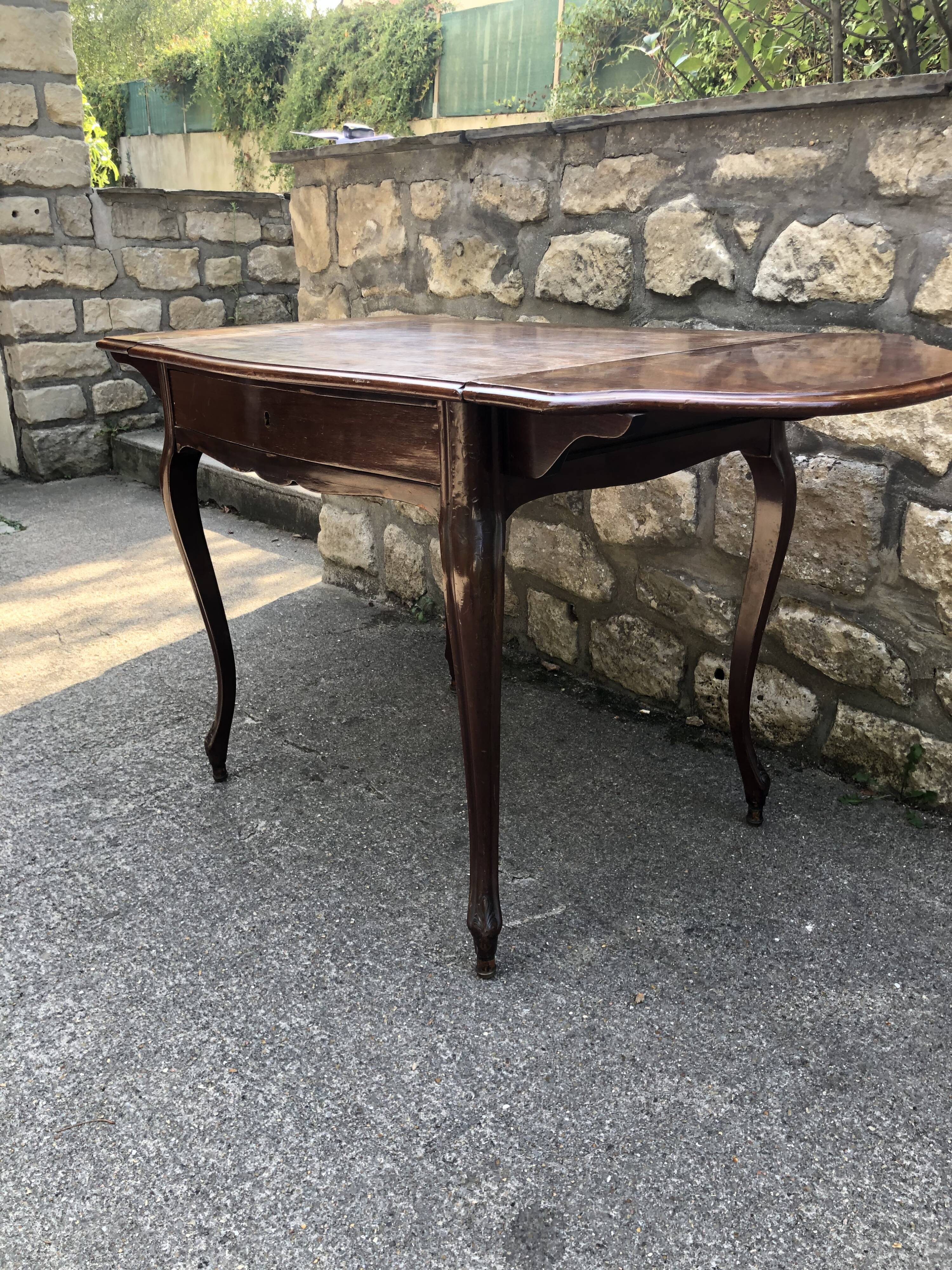 Mahogany middle table